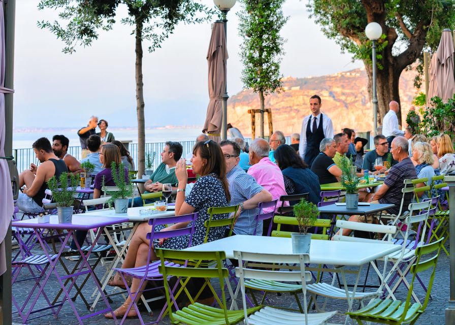 Sorrento: 2-Hour Walking Tour - Picturesque Piazza Tasso