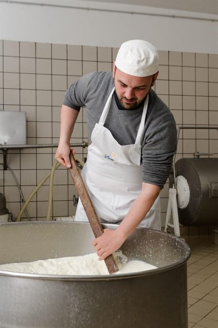 Sorrento: mozzarella cheese workshop in Vico Equense - Who Should Consider This Tour?