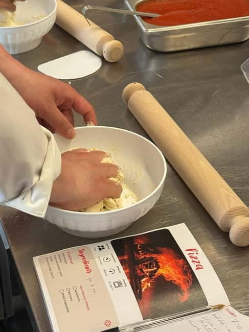 Sorrento: Neapolitan Pizza Making Class Lunch or Dinner - Authenticity and Learning