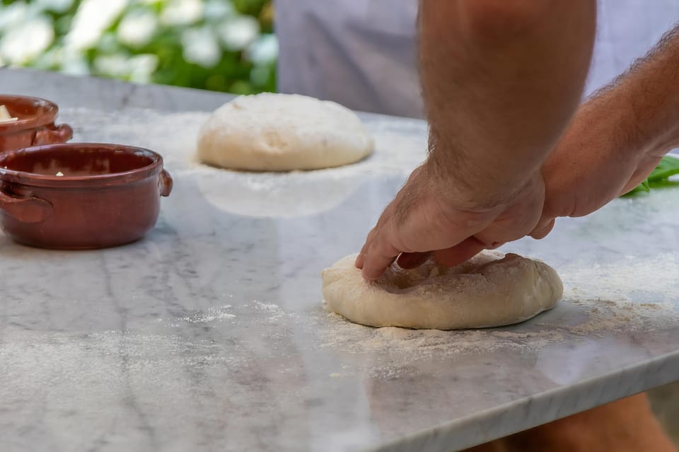 SORRENTO: Pizza School Mastering Neapolitan Delights - Hands-on Pizza Making