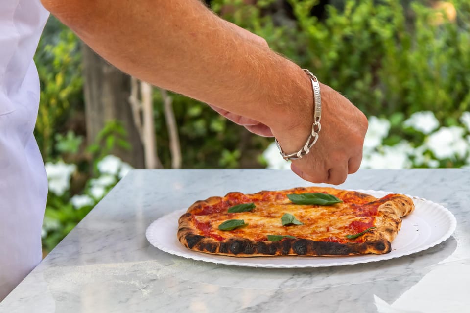 SORRENTO: Pizza School Mastering Neapolitan Delights - Ingredients and Techniques