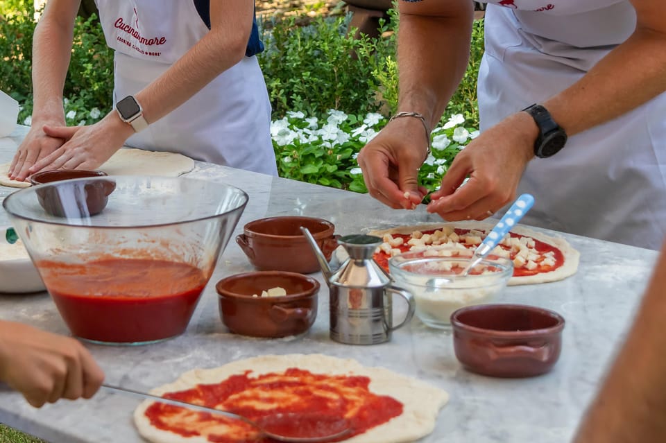 SORRENTO: Pizza School Mastering Neapolitan Delights - Baking Process