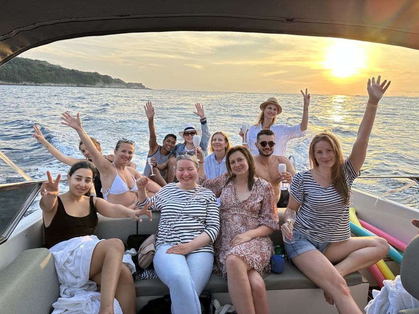 Sorrento: Scenic Boat Tour With Aperitif - Key Points