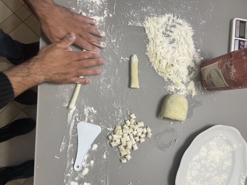 Sorrento: Shared Cooking Class & Fresh Garden Ingredients - Preparing the Fresh Ingredients