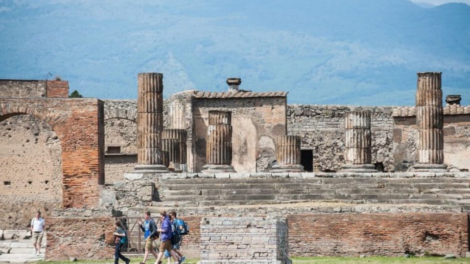 Sorrento: Skip-the-Line Pompeii Express Tour by Train - What to Bring