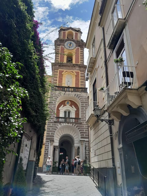 Sorrento Walking Tour: History, Limoncello &Manifacturing - Exploring Monuments and Architecture