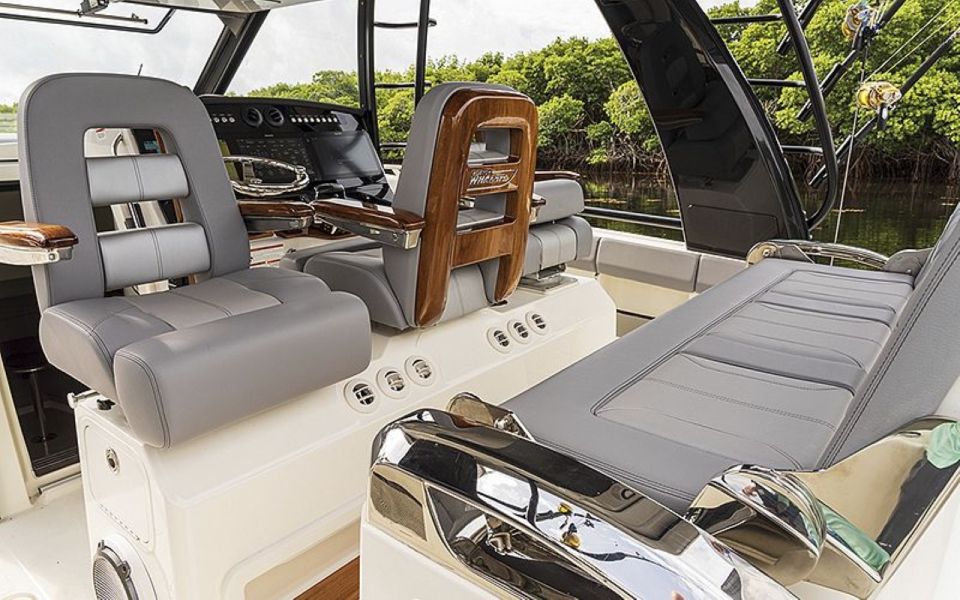 South Maui: Maalaea Guided Motorboat Tour With Snorkeling - Language and Group Size