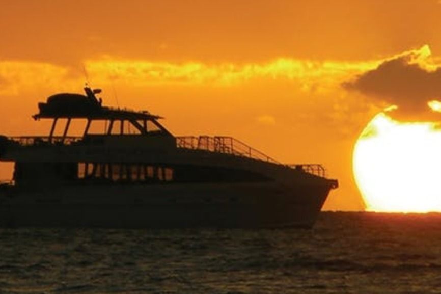 South Maui: Sunset Cruise With 4-Course Dinner and Drinks - Cruise Details