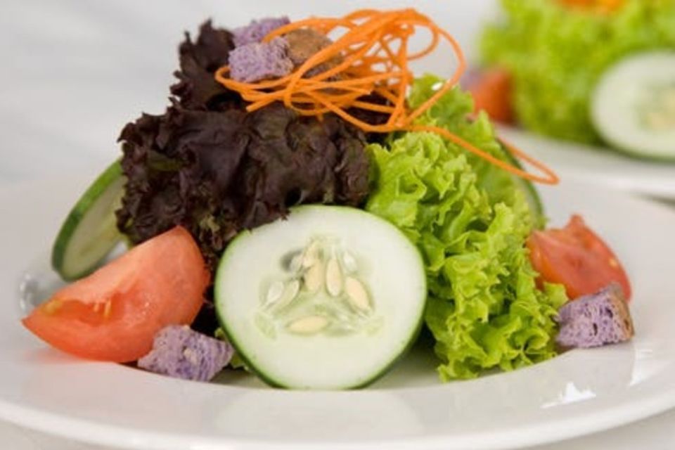 South Maui: Sunset Cruise With 4-Course Dinner and Drinks - Scenic Coastal Views