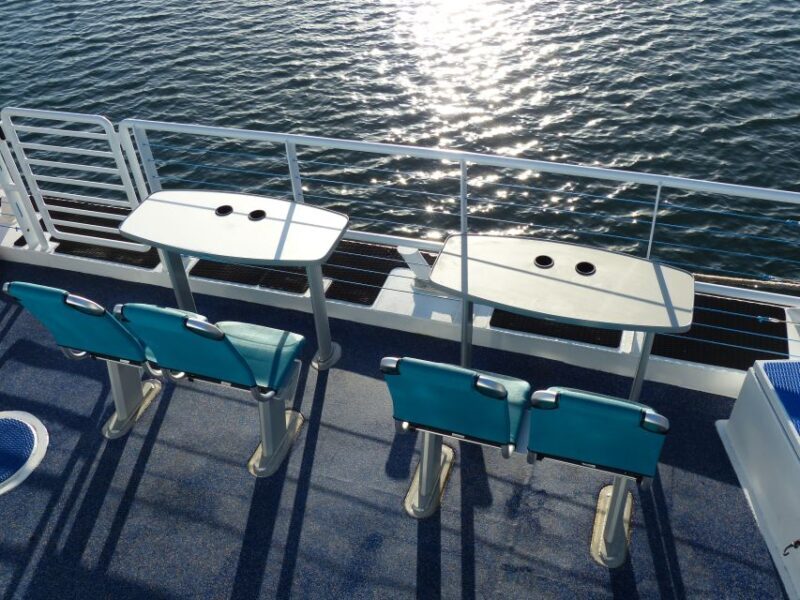 South Maui: Sunset Prime Rib or Island Fish Dinner Cruise - Live Music and Atmosphere