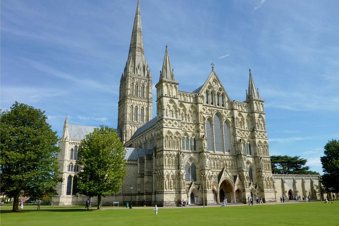Southampton Cruise Terminal to London via Salisbury & Stonehenge - Pickup and Transportation