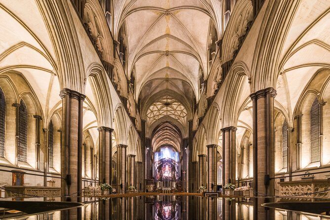 Southampton to London via Attraction of your choice (Stonehenge, Windsor etc) - Who should consider this?