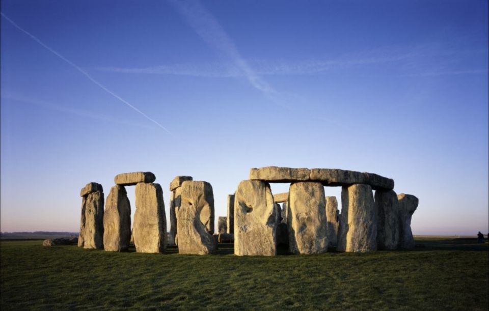 Southampton: Transport to London With 3 Sightseeing Stops - Second Stop: Salisbury Cathedral