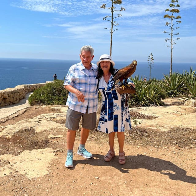Southern Beauties: Marsaxlokk and Blue Cave TOUR IN PORTUGUESE - Key Points