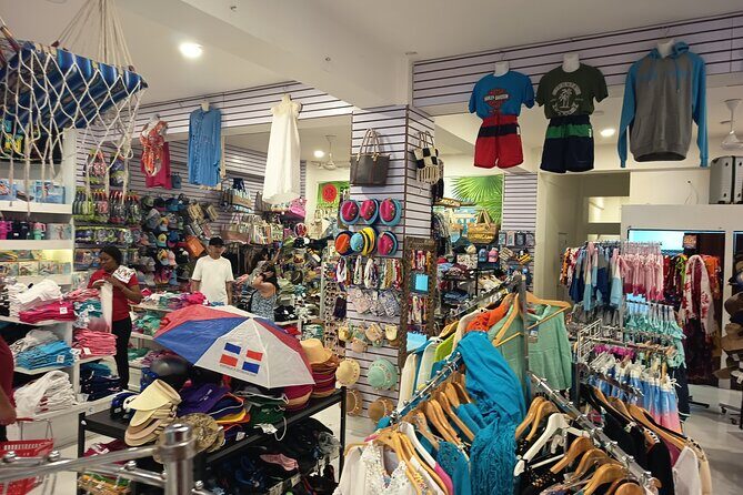 Souvenirs of Rancho Real cigars - Who Should Book This Tour?