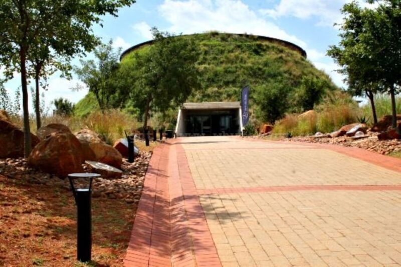 Soweto, Cradle of Mankind, Lions Park & Lesedi Cultural Vill - The Cradle of Humankind: Where Humanity Began