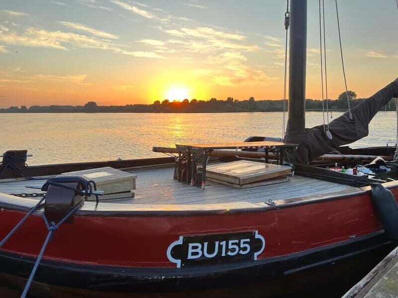 Spakenburg: Sunset boat trip on an authentic fishing boat - An authentic taste of Dutch maritime history