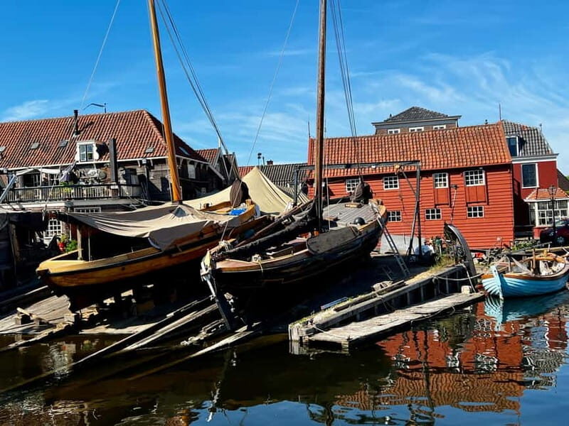 Spakenburg: Sunset boat trip on an authentic fishing boat - The final stretch: inland navigation and charming harbor