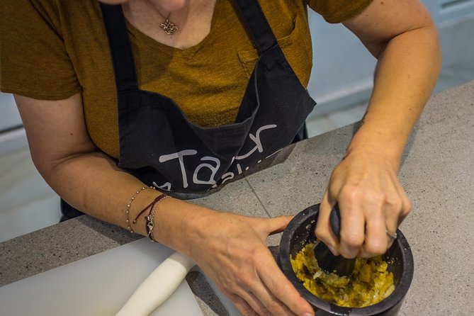 Spanish Cooking Class & Triana Market Tour in Sevilla - Key Points