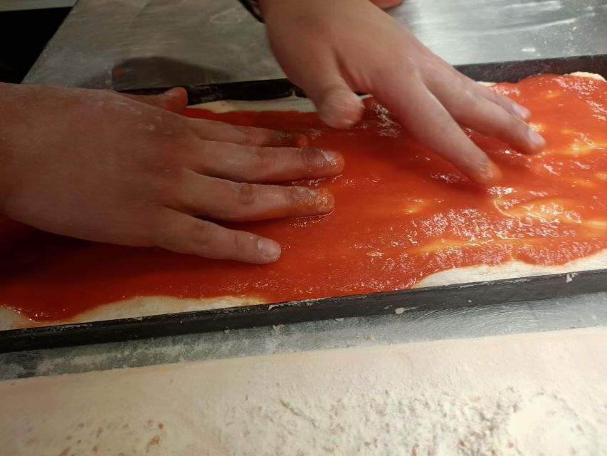 Spanish Steps Rome Pizza Making Class With Wine & Limoncello - Key Points