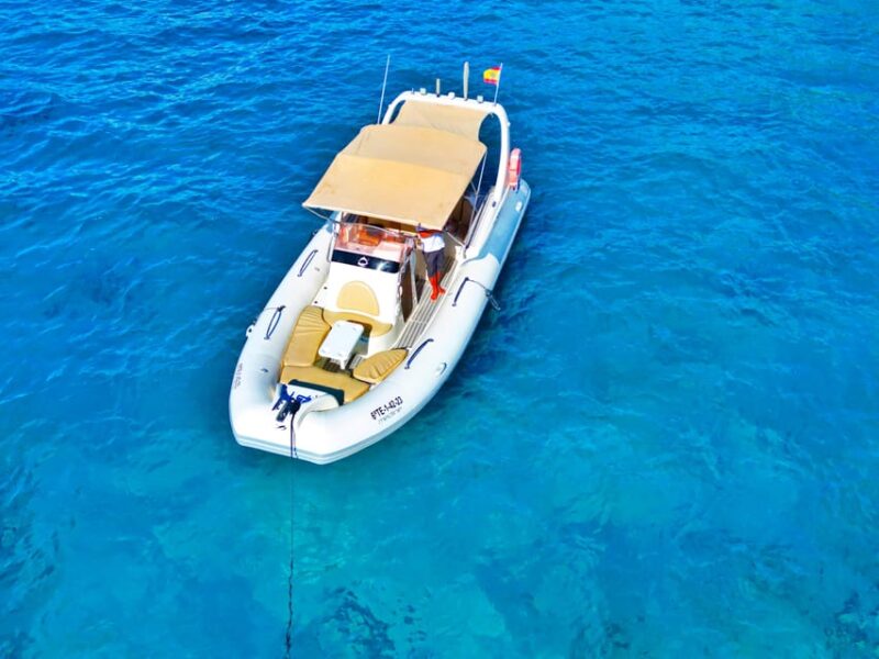Spectacular Sunset Cruise in Tenerife: A Magical Experience - Onboard Amenities