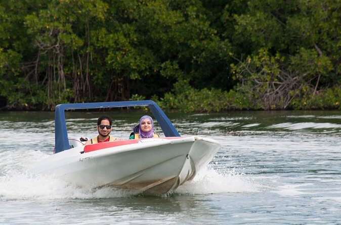 Speedboat tour in Cancun with snorkel and sightseeing in manglars - FAQ