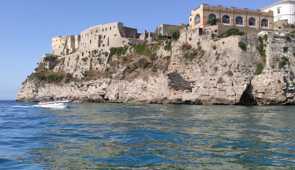 Sperlonga: Boat Tour to Gaeta With Pizza and Drinks - Itinerary Highlights