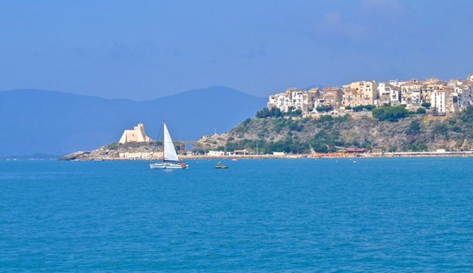 Sperlonga: Private Boat Tour to Gaeta With Pizza and Drinks - Inclusions