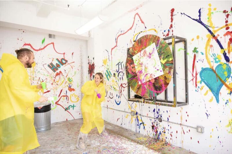 Spinning Private Art Experience in Chicago - What is the Spinning Private Art Experience?