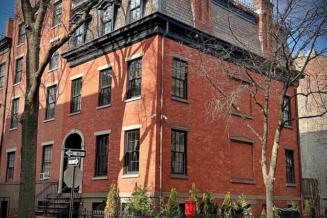 Splendor and Scandal in Brooklyn Heights: A Self Guided Tour - Who Will Love This Tour?