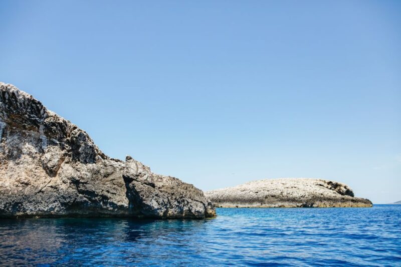 Split: Blue Cave, Vis & Hvar Full-Day Trip by Speedboat - Key Points
