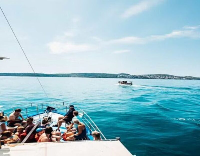 Split: Blue Lagoon Boat Trip with Lunch, Wine and Snorkeling - Key Points