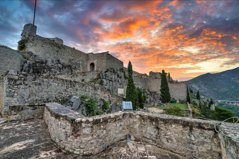 Split: City Sightseeing Evening Sunset Tour in Klis - Key Points