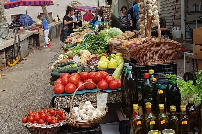Split History and Gastro Small-Group Tour With Food and Drinks - Exploring Diocletians Palace