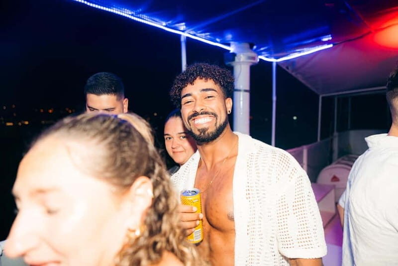 Split: Night Boat Party with Free Shots, Dj and After Party - Key Points