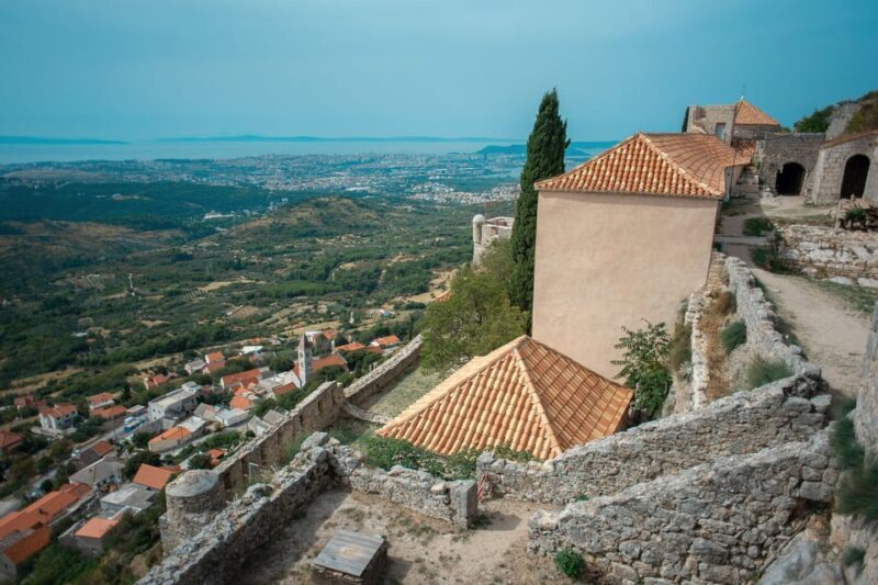 Split: Private tour to Klis Fortress and Vranjaa cave - Entering a Subterranean World at Vranjaa Cave