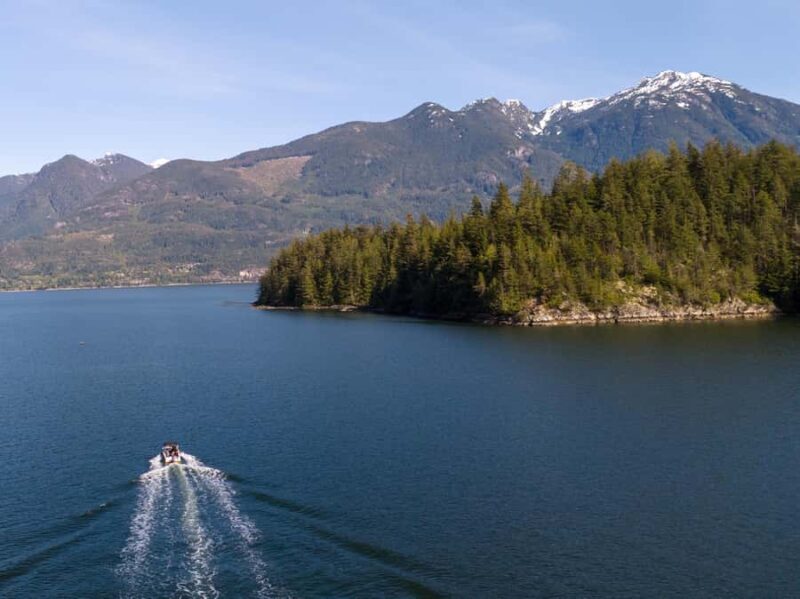 Squamish: Howe Sound Boat Tour with Wildlife Spotting - Key Points
