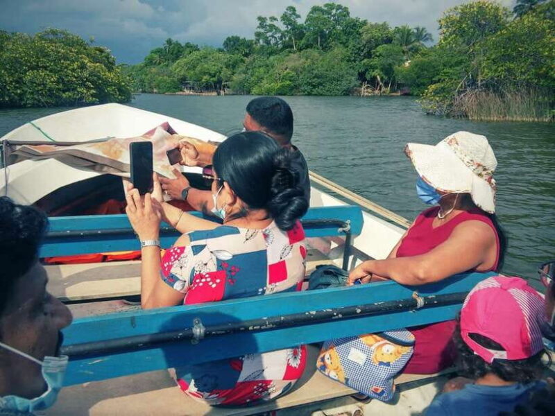 Sri Lanka Bentota: Private Mangrove Lagoon and River Cruise - A Closer Look at the Experience  