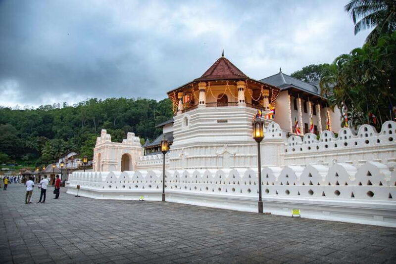 Sri Lanka Private 7-day Tour: Transport, Guide, Hotels, Food - The Sum Up