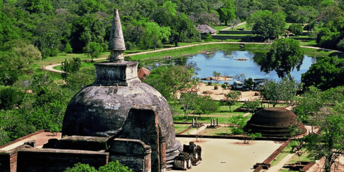 Sri Lankas Ancient Wonders: Sigiriya Rock and Polonnaruwa - Scenic Landscapes and Cultural Insights