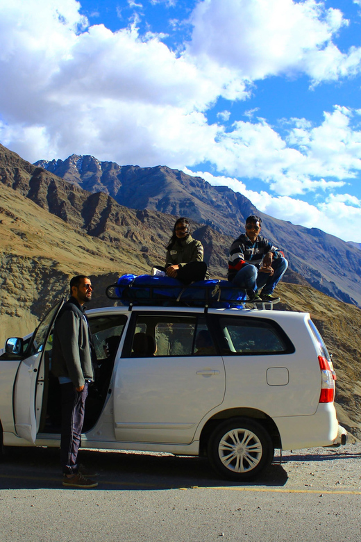 Srinagar: Full Day Car for Transfer and Sightseeing Tours - Included Services