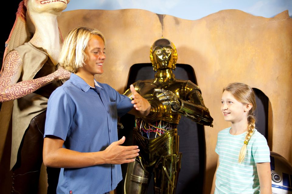 St. Augustine: Potters Wax Museum Ticket - Interacting With Wax Figures