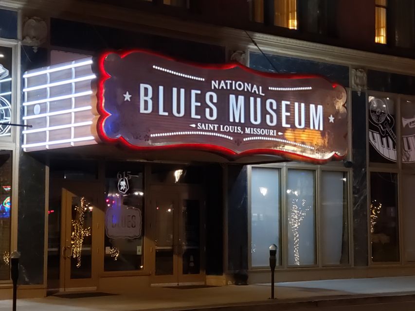 St Louis: 75-Minute City Trolley Tour - Old St. Louis Landmarks
