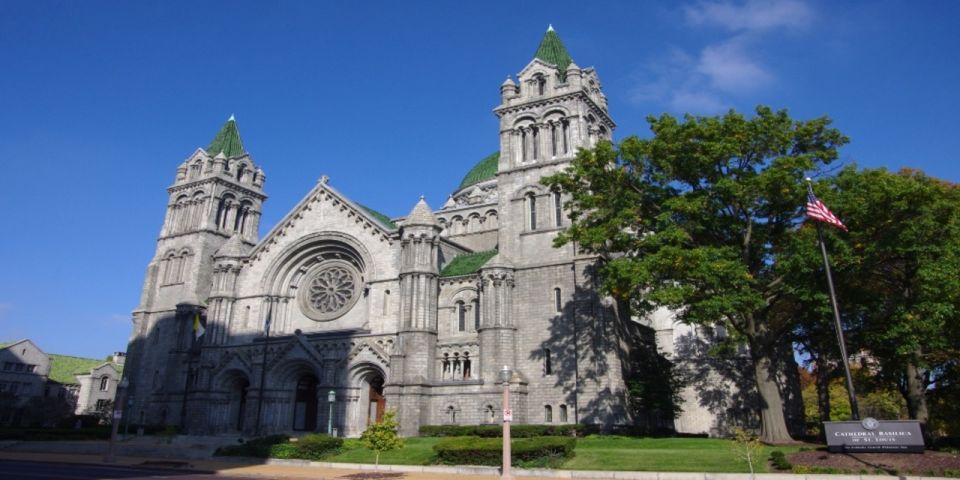St. Louis: Guided Small Group City Tour With River Cruise - Booking and Reservation