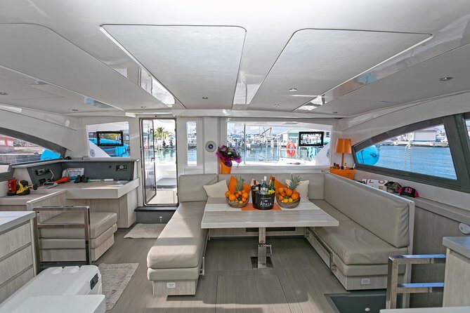 St Maarten Luxury Catamaran Full-Day Group Charter - Key Points