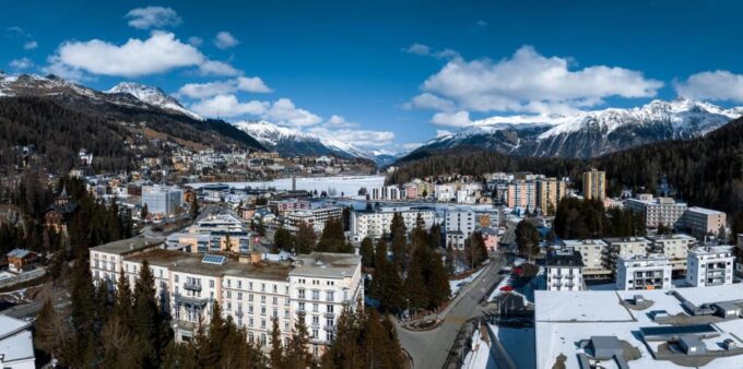 St. Moritz: Express Walk With a Local in 60 Minutes - Ask Away