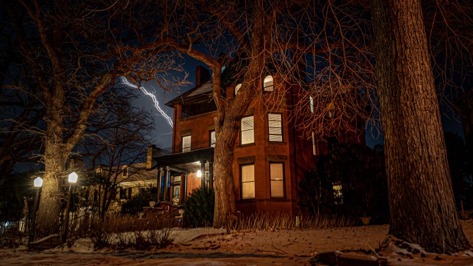 St. Paul: Mansions of Mystery Twin Cities Ghost Walking Tour - Uncover James J. Hills Ghostly Presence