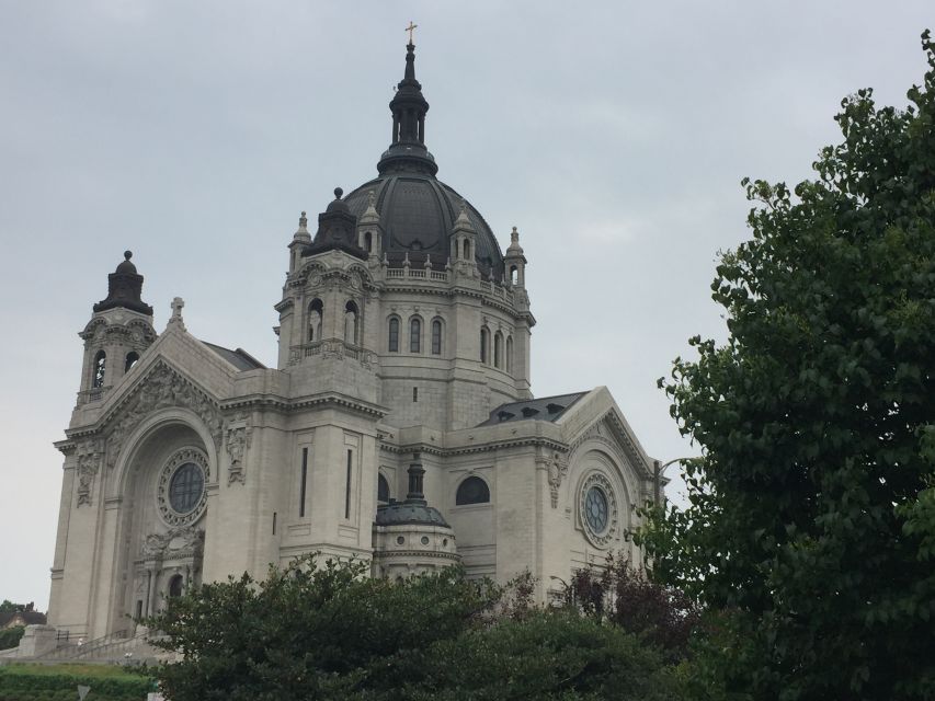 St Paul Minnesota: Amazing Scavenger Hunt Adventure - Solving Clues and Challenges