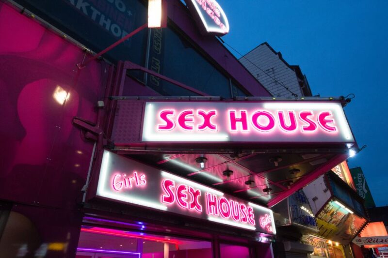 St. Pauli Nightlife Tour With Drag Queen in German - Customer Ratings and Feedback