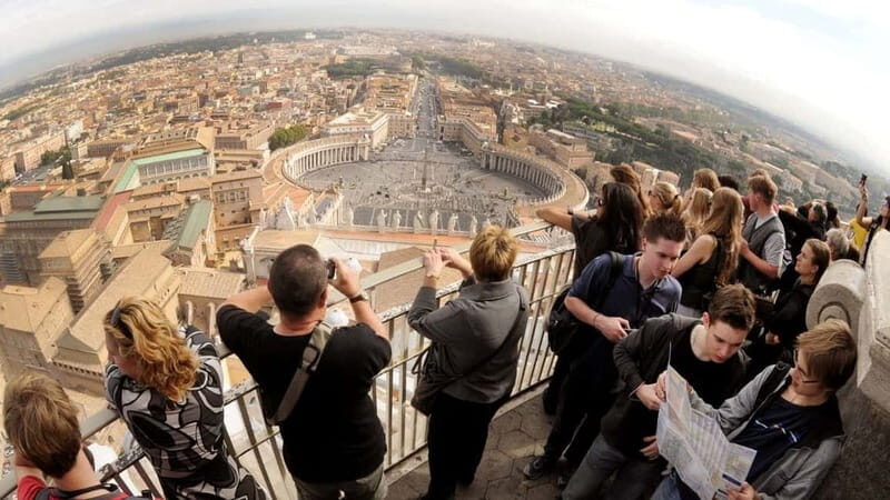 St. Peter's Dome Climb, Basilica and Vatacombs Tour - Descending into the Vatican’s Necropolis